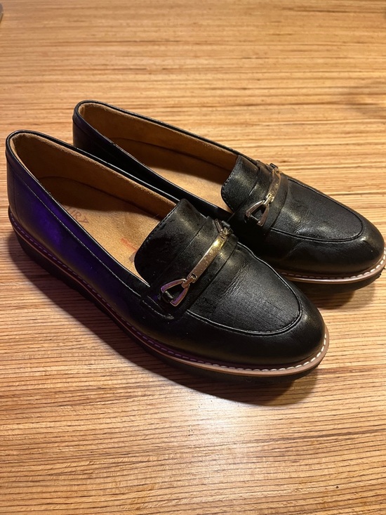 Naturalizer Shoes - Naturalizer Elin Loafers Women's 8M Black  Leather Gold Buckle Slip on Classic